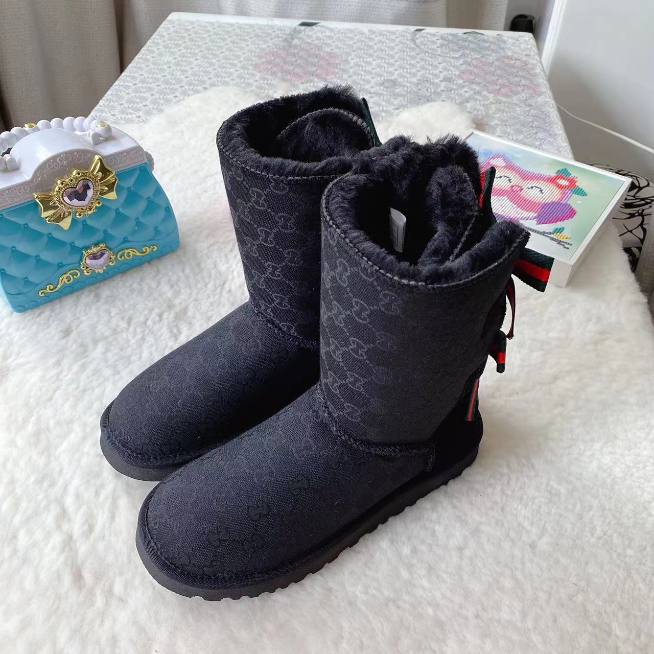 Gucci ugg boots discount pink